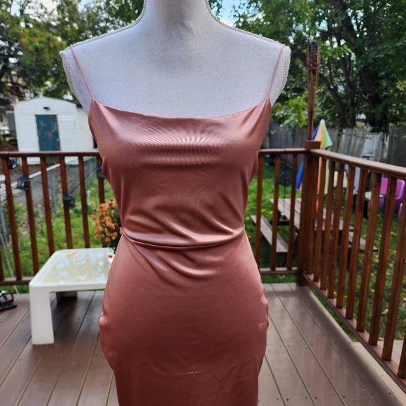 Windsor ROSE Gold Satin Open Side Backless Maxi dress Size S - Picture 15 of 15